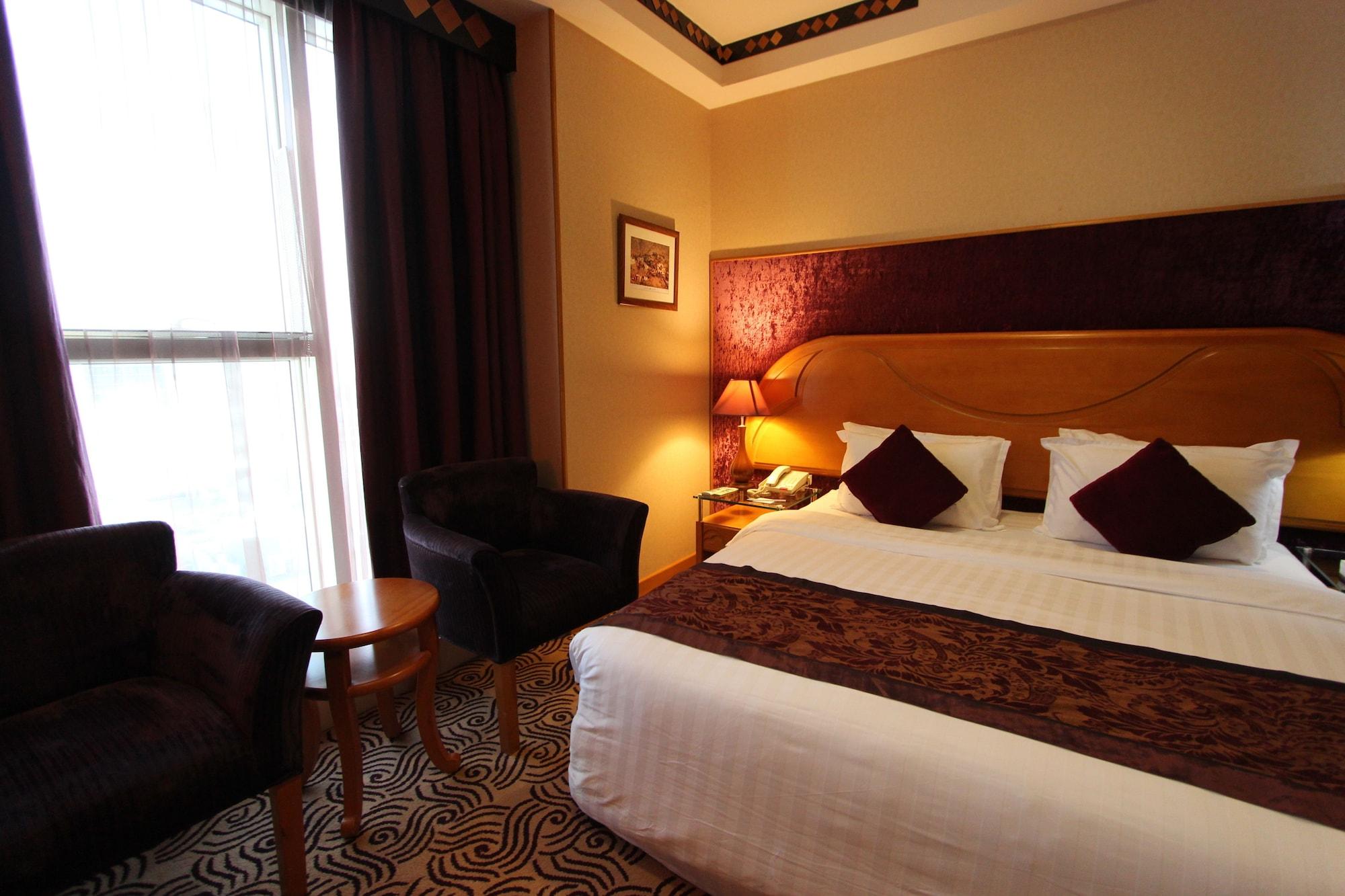 Awaliv International Hotel Ta'if Zewnętrze zdjęcie A room at the hotel