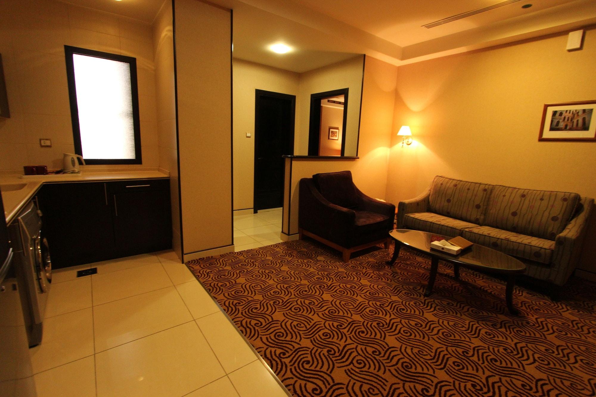 Awaliv International Hotel Ta'if Zewnętrze zdjęcie A suite at the hotel