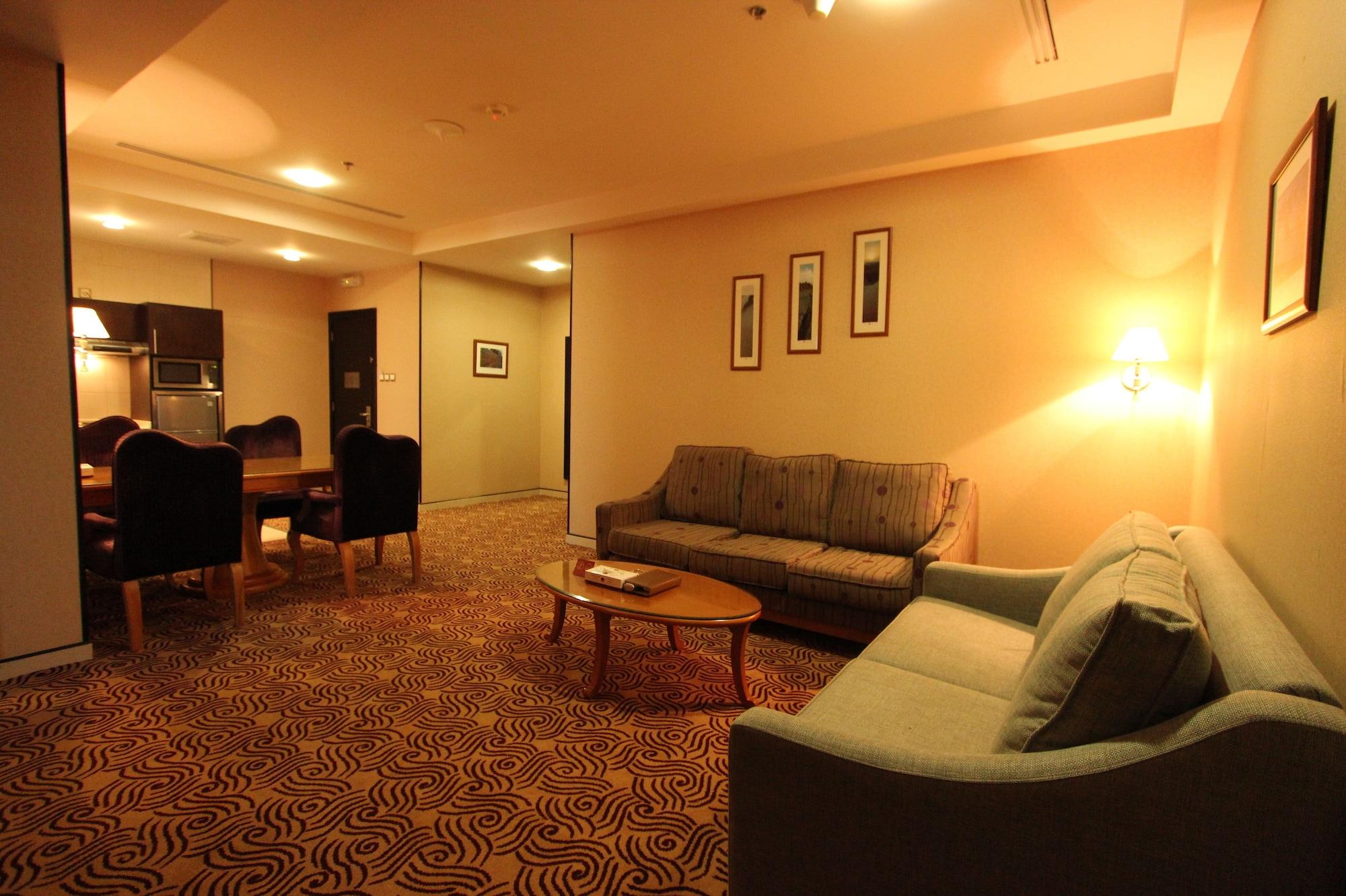 Awaliv International Hotel Ta'if Zewnętrze zdjęcie A suite at the hotel