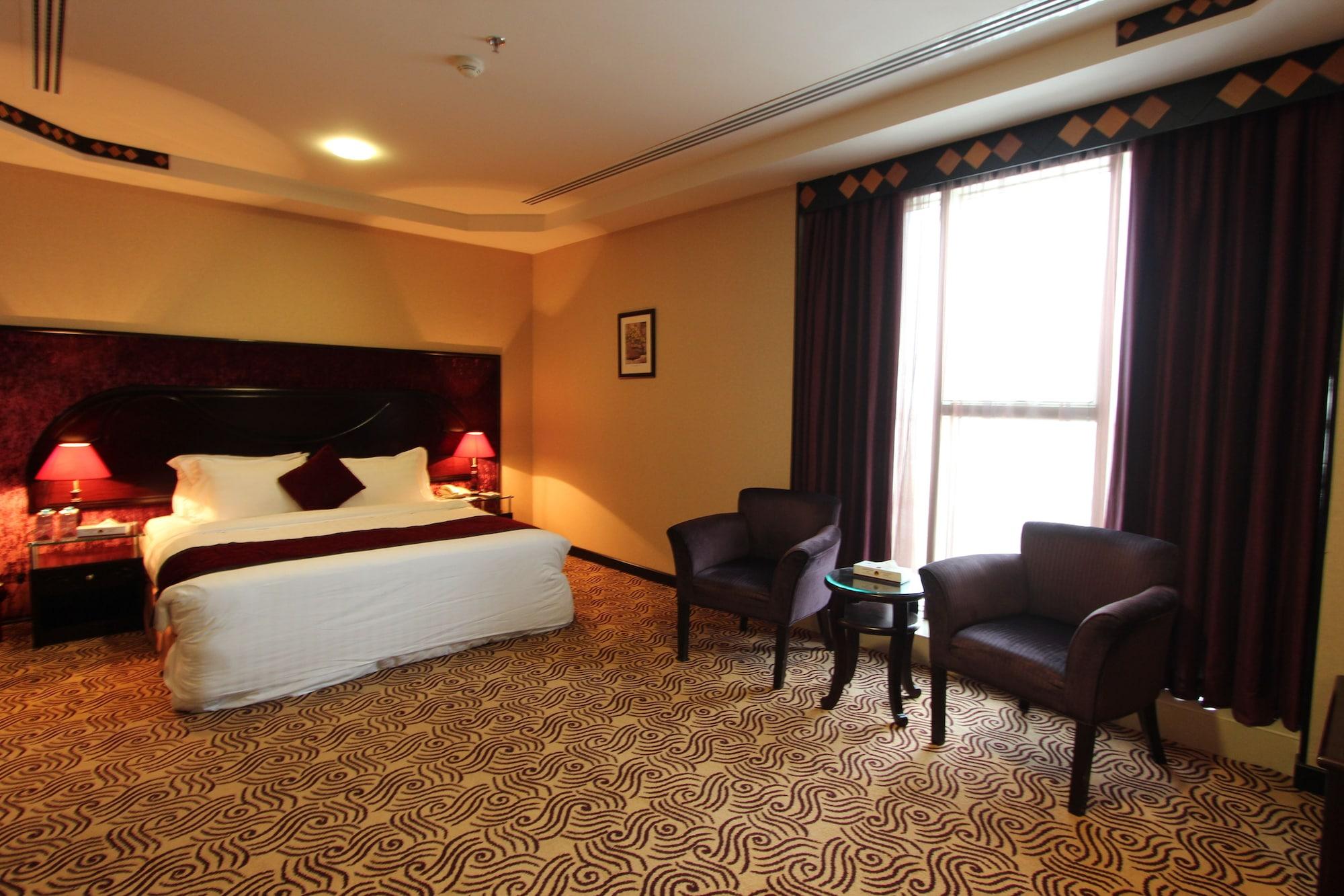 Awaliv International Hotel Ta'if Zewnętrze zdjęcie A room at the hotel