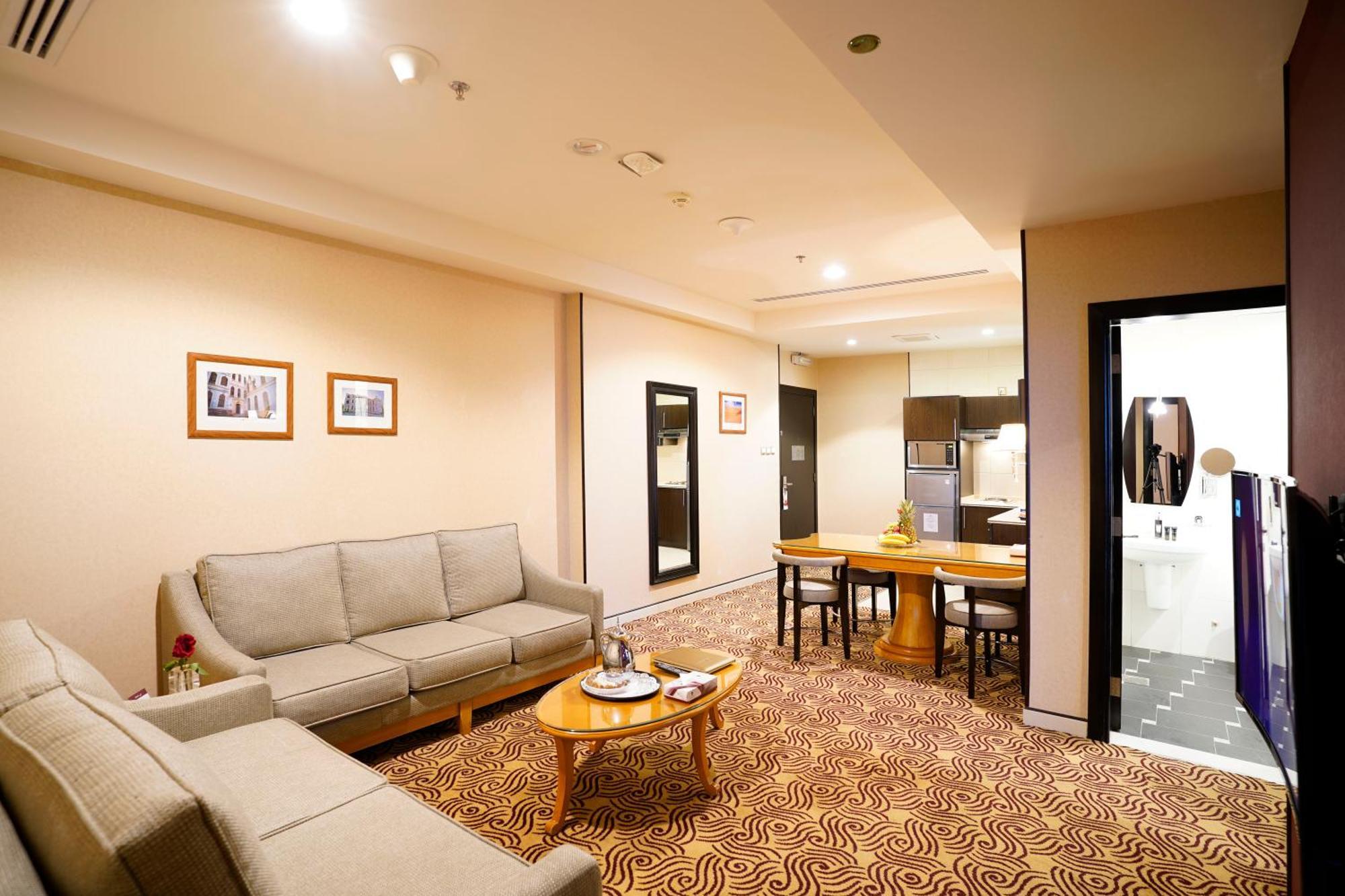 Awaliv International Hotel Ta'if Pokój zdjęcie A suite at the hotel
