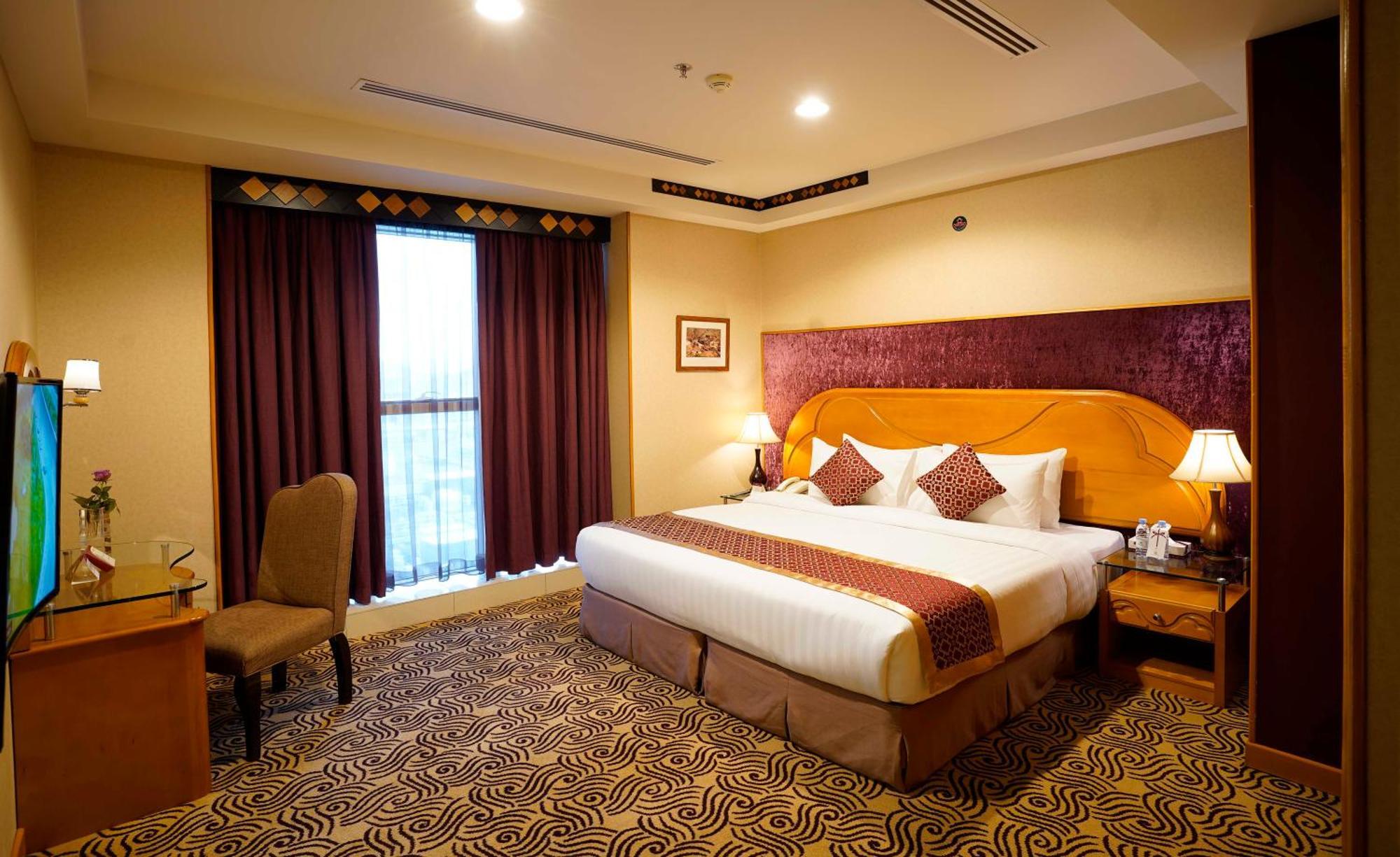 Awaliv International Hotel Ta'if Pokój zdjęcie A bedroom at the hotel