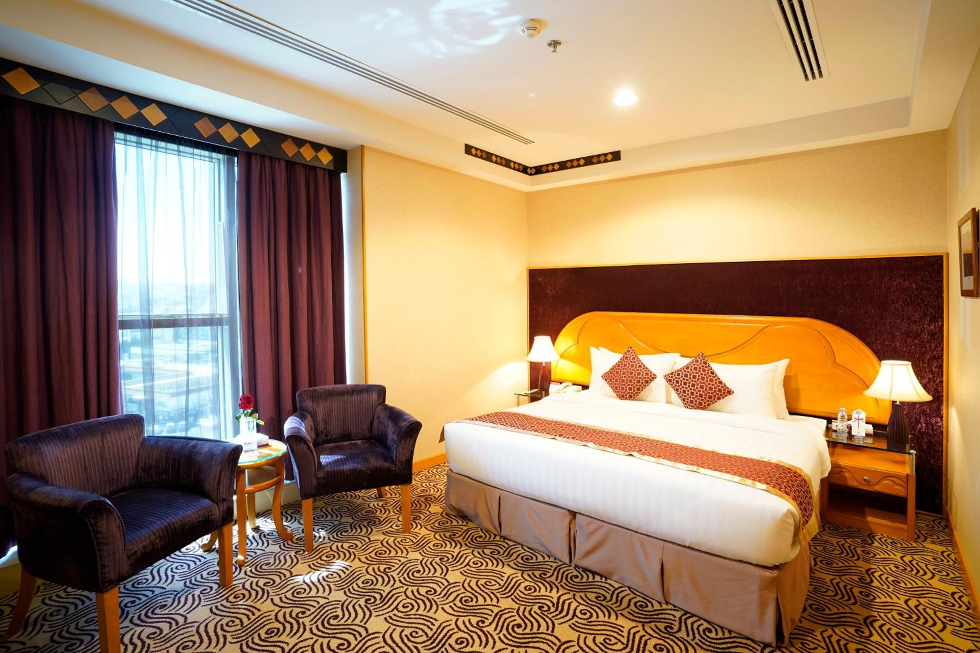 Awaliv International Hotel Ta'if Pokój zdjęcie A room at the hotel