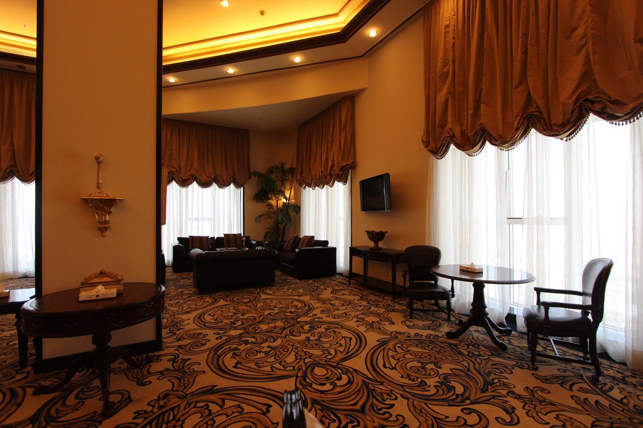 Awaliv International Hotel Ta'if Zewnętrze zdjęcie A suite at the hotel