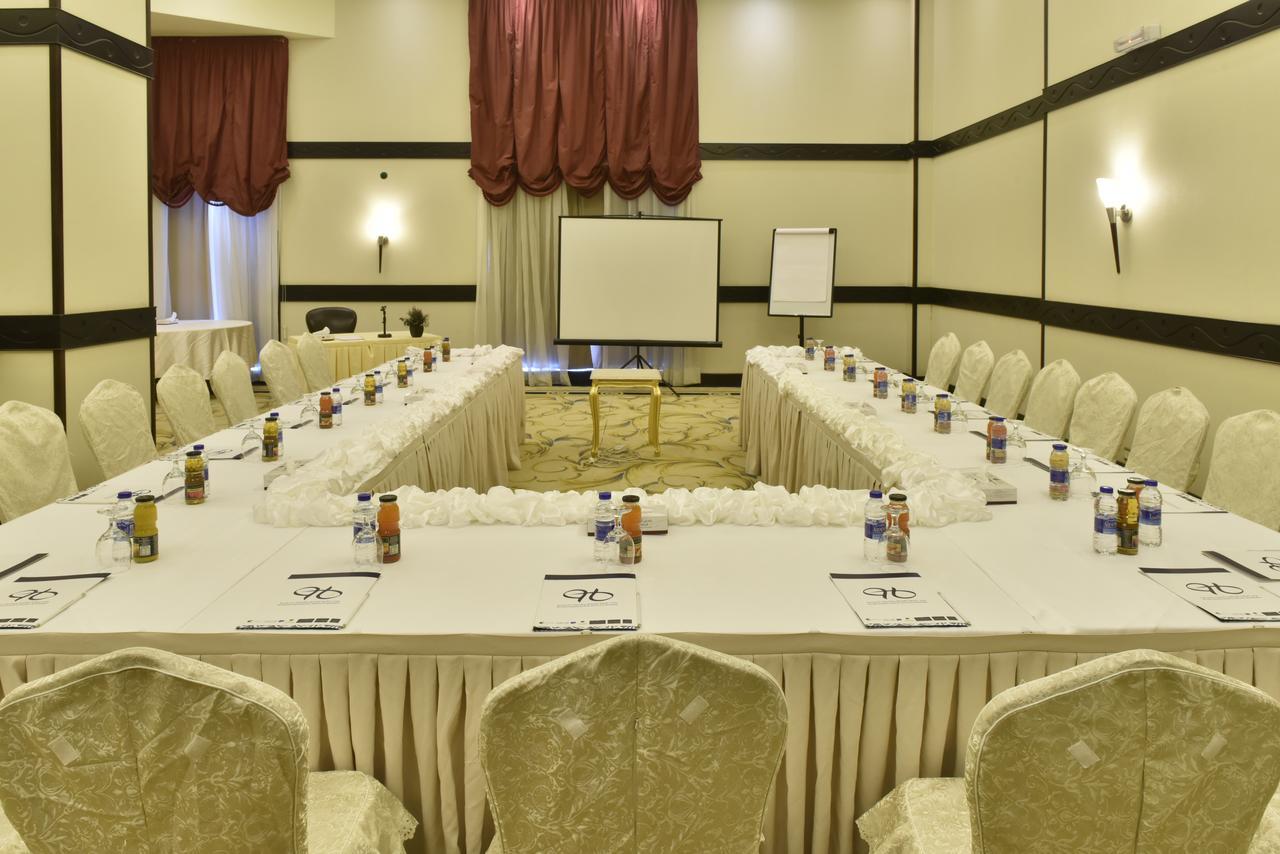 Awaliv International Hotel Ta'if Zewnętrze zdjęcie U-shaped table layout