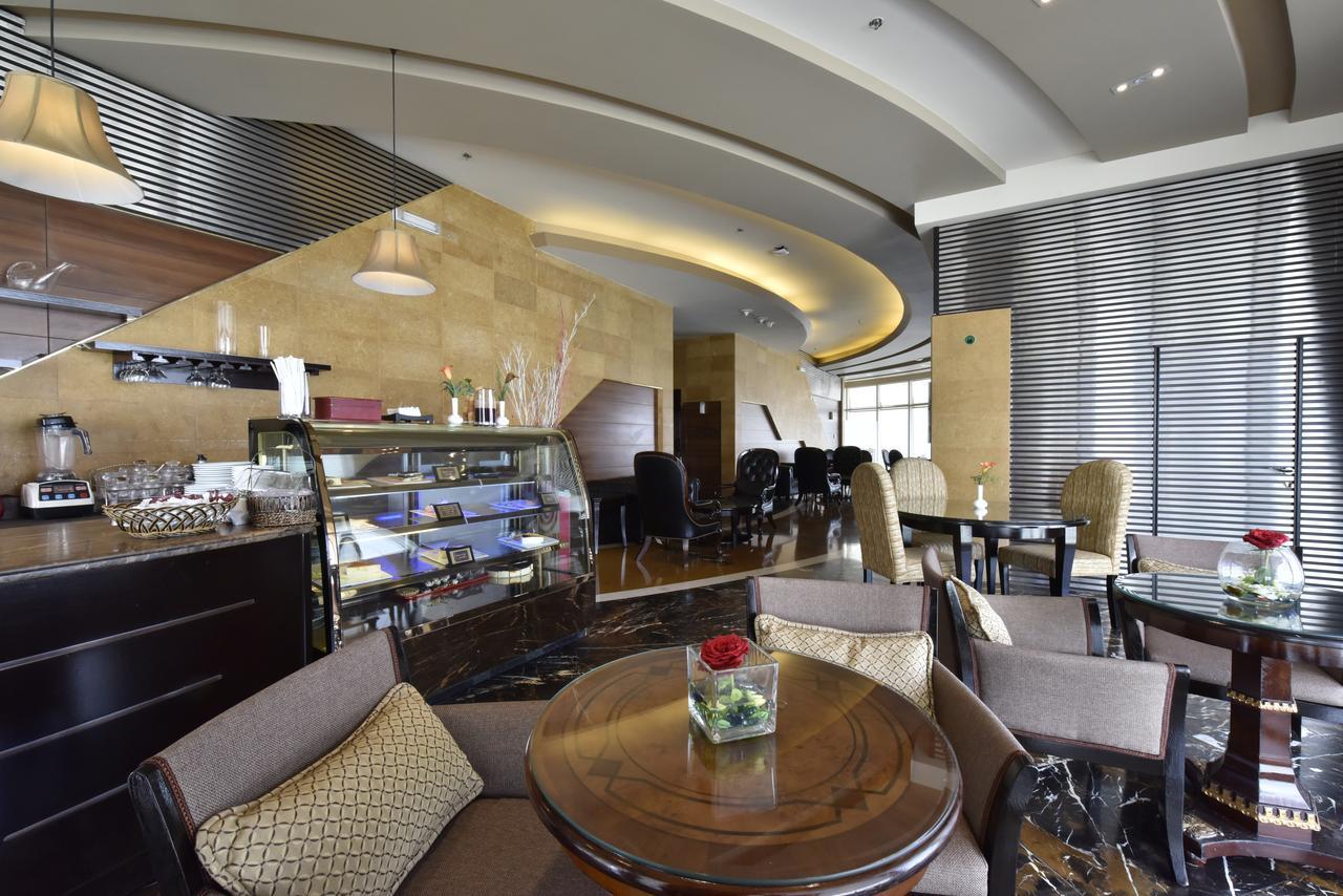 Awaliv International Hotel Ta'if Zewnętrze zdjęcie The lounge at the airport