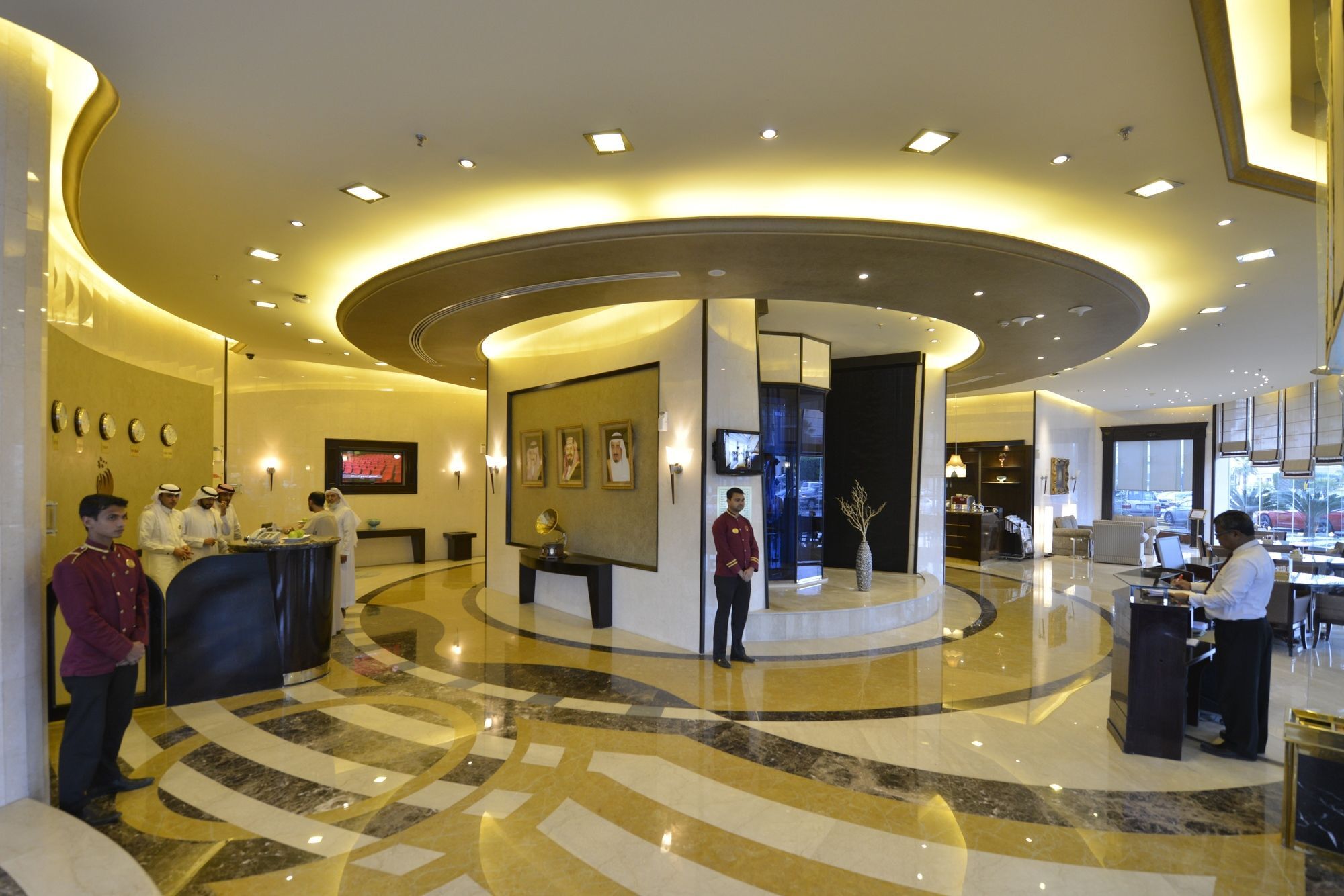 Awaliv International Hotel Ta'if Zewnętrze zdjęcie Lobby